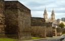Muralla y vista de la Catedral de Santa María de Lugo
