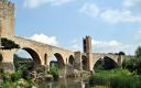 Besalú puente entrada